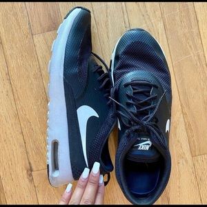 Nike Air Max Theas